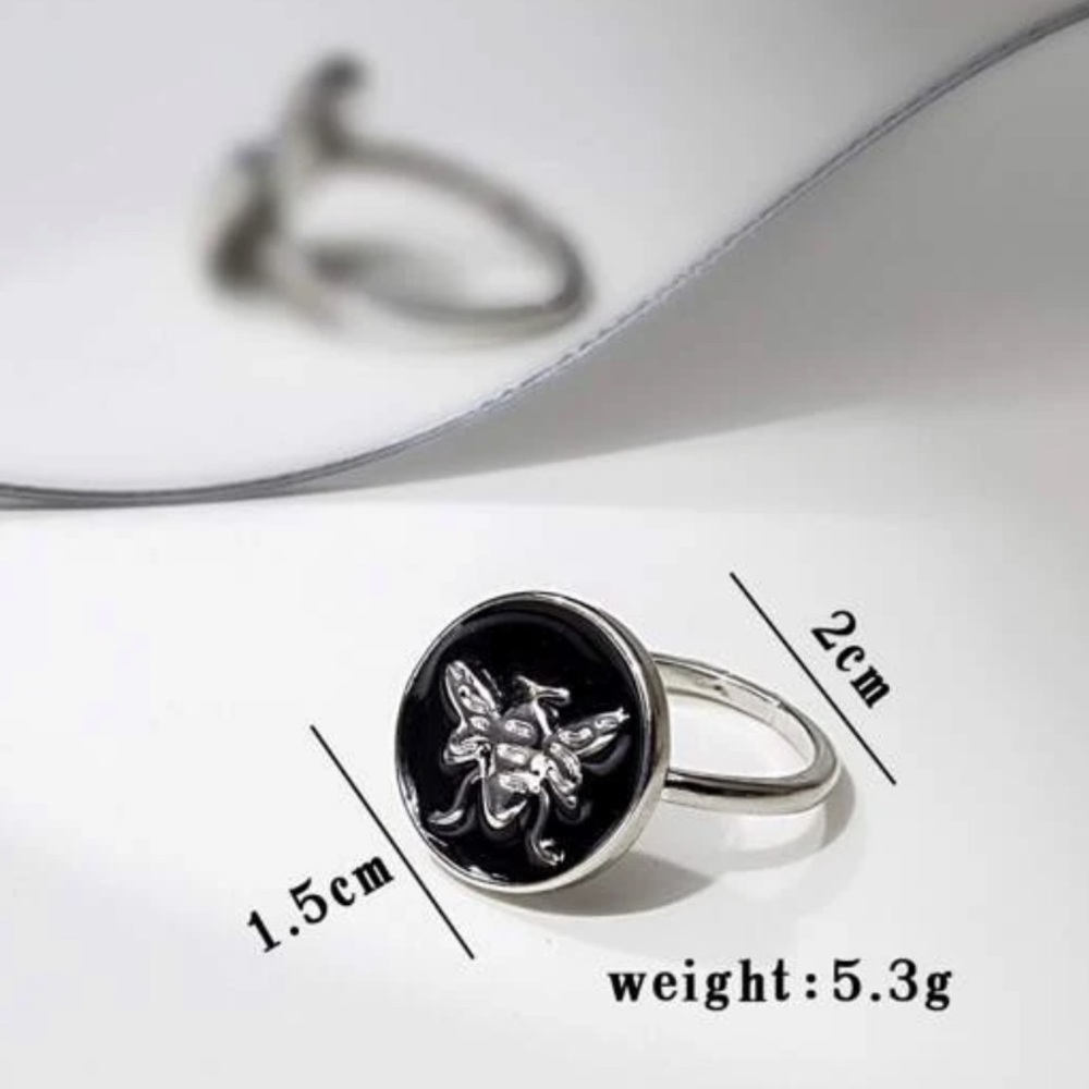 đRoyal Bee Black Pendant Silver Boutique ring Size 6.5 only 1 available!đ - Picture 7 of 8